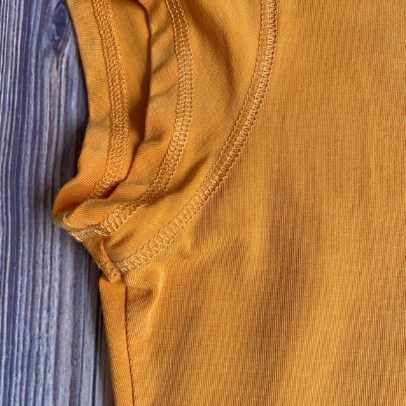 Olly size S tshirt - Picture 3 of 5